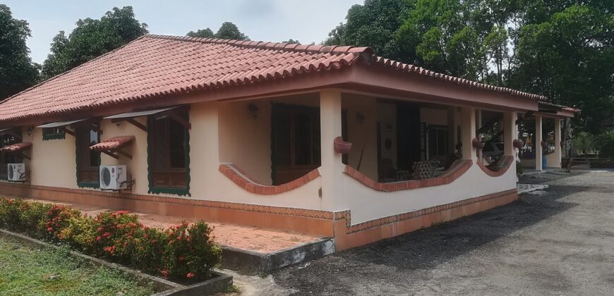 VENTA CASA CAMPESTRE VILLAVICENCIO VEREDA APIAY 417 M2, 2 CASAS VACACIONALES Y 1 CABAÑA