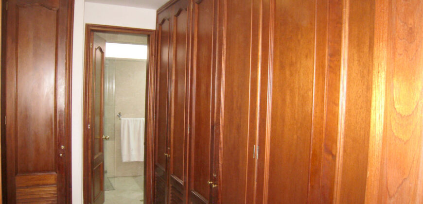 VENTA APARTAMENTO EL NOGAL, PISO 6 EXTERIOR, 198 M2, EDIFICIO.