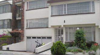 VENTA CASA, ALHAMBRA, INDEPENDIENTE, MEDIANERA, 350 m2, terreno 250 m2