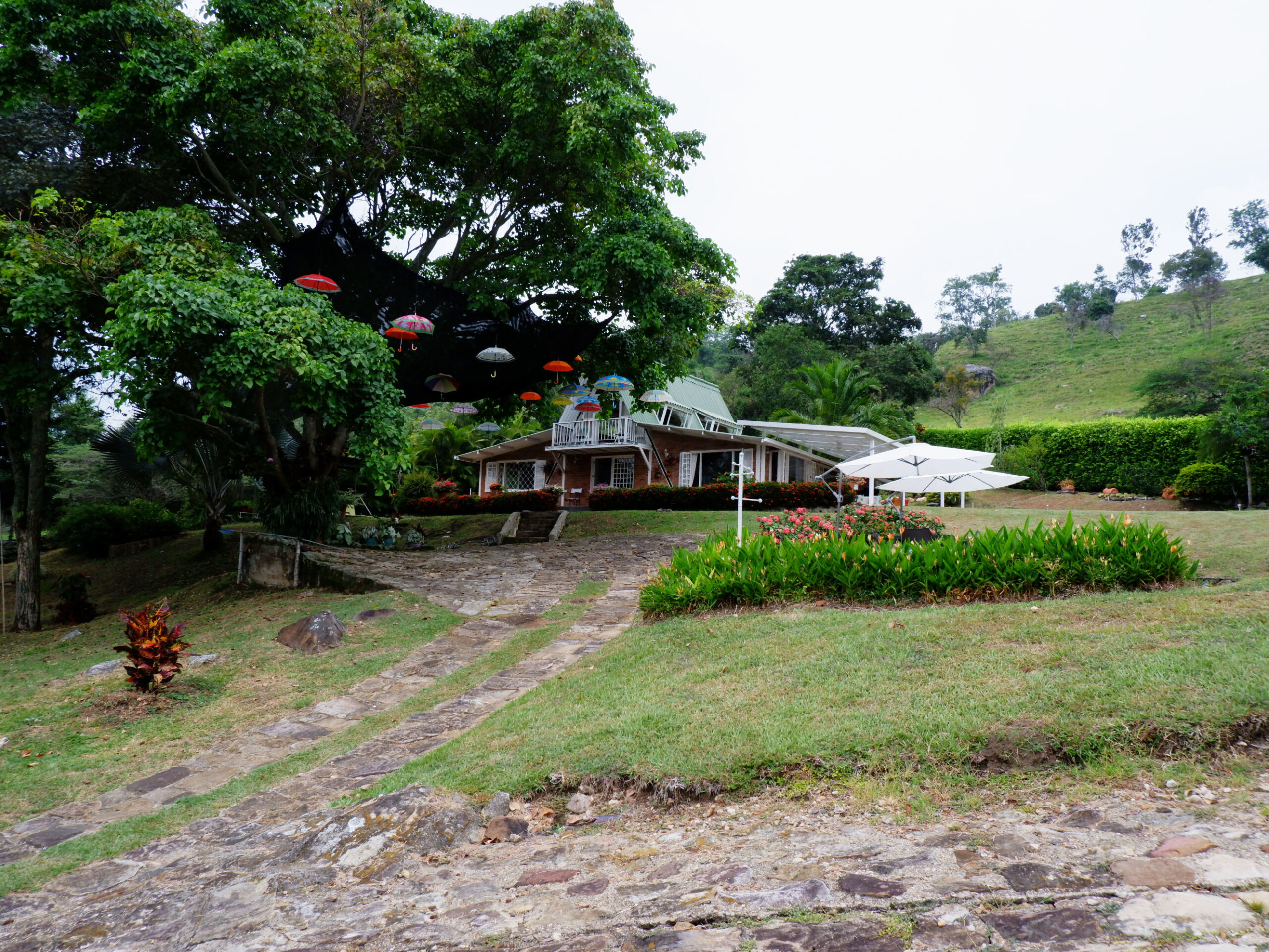 ARBELAEZ VEREDA SAN ROQUE VENTA FINCA DE RECREO 10.000 M2, 2 CASAS Y CASA AGREGADO