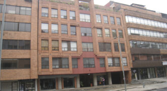VENTA OFICINA PRIMER PISO 81.80 M2 + TERRAZA 10.91 M2 CHICO LAGO