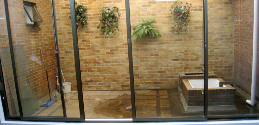 VENTA OFICINA PRIMER PISO 81.80 M2 + TERRAZA 10.91 M2 CHICO LAGO